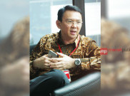 Ahok Jenguk Guru Bahasa Inggrisnya yang Sedang Sakit