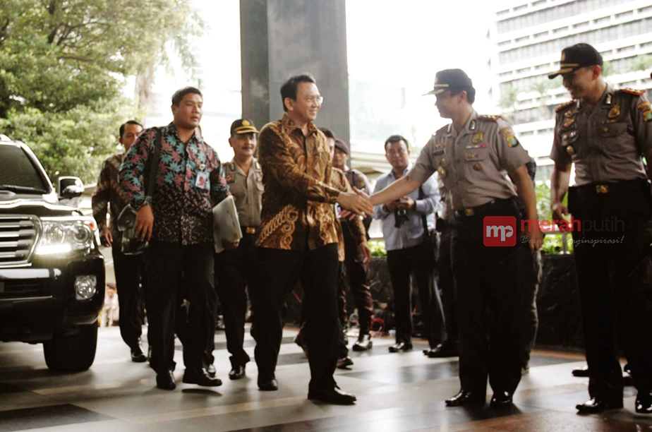 Penuhi Panggilan KPK, Ahok Irit Bicara