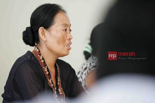 Sutini dalam Aksi Semen Kaki di Jakarta