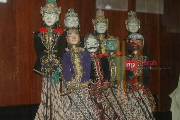 Dari Seorang Dokter Kesehatan Jiwa Terwujud Museum Wayang