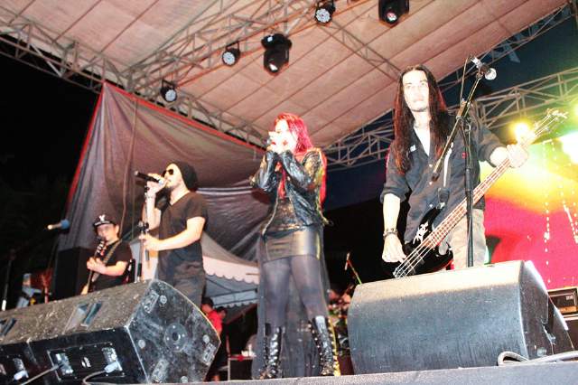 Rinada, Jamrud dan Power Metal Hentak Ultah Tanah Bumbu