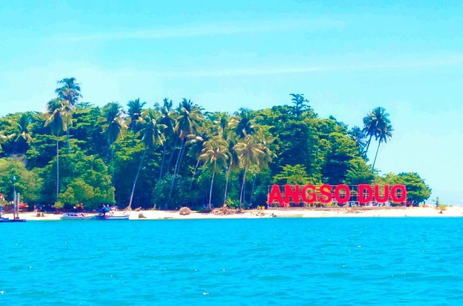 Menikmati Keindahan Pulau Angso Duo Pariaman