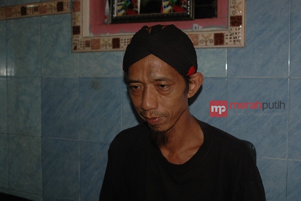 Inspiratif, Kuli Bangunan Sukses Bangun Usaha Kerajinan Blankon