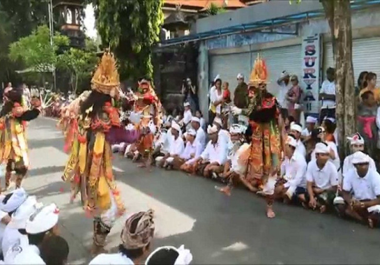 Kemeriahan Peringatan  Hari Bumi di Jimbaran Festival 2016 