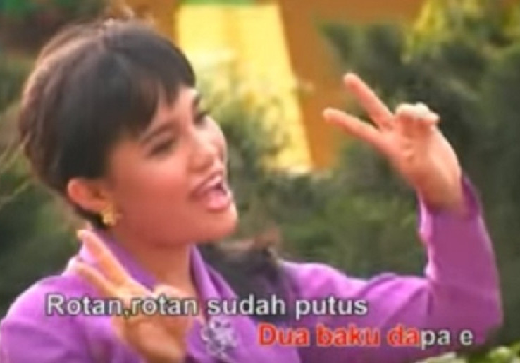 Tarik Tambang ala Maluku dalam Lagu Daerah Hela Rotan