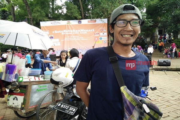 Aksi Menari Seribu Anak Imbangi Tontonan Televisi