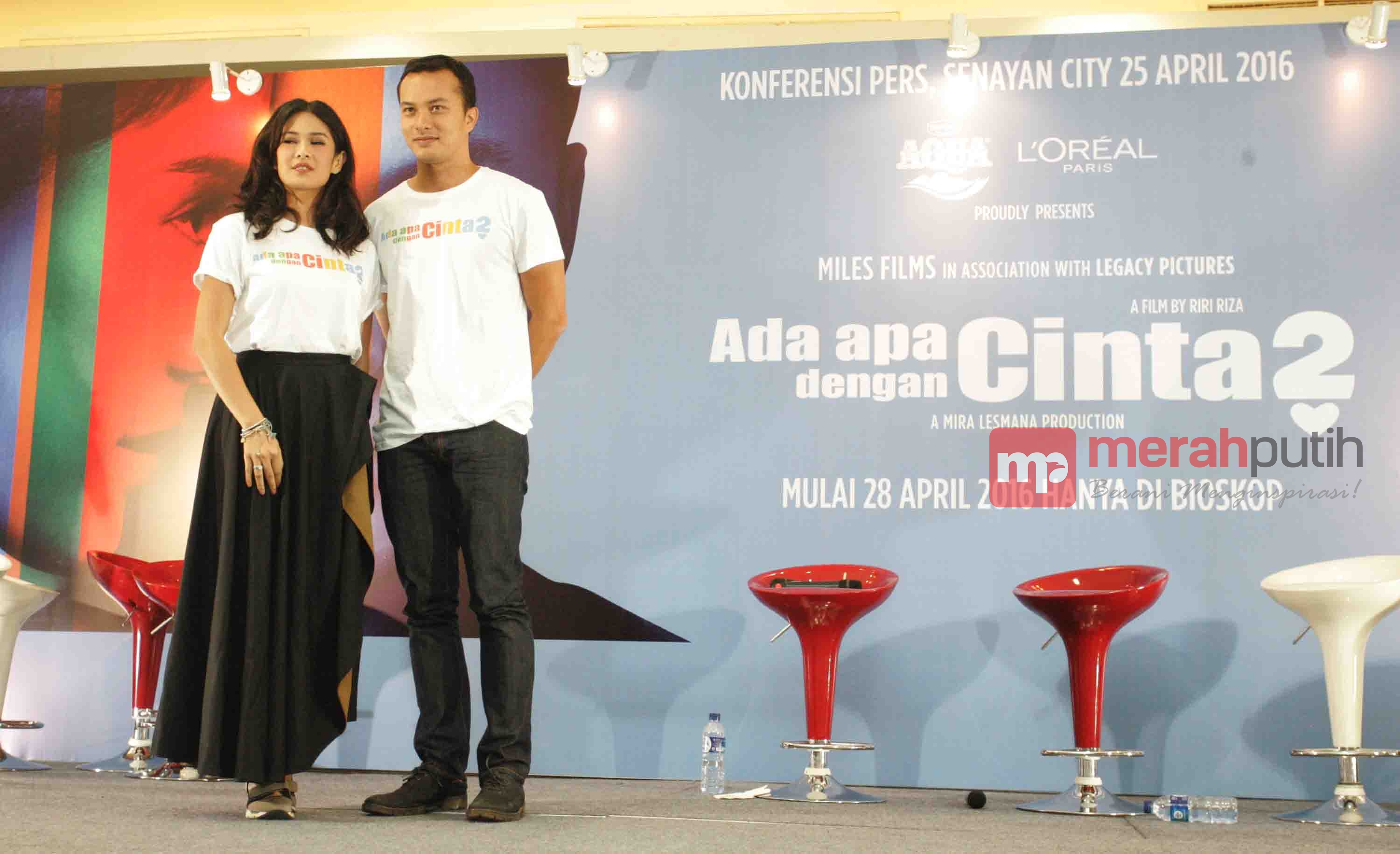 Dua Kali Adegan Ciuman di AADC2, Nicholas dan Dian Sastro Butuh Latihan