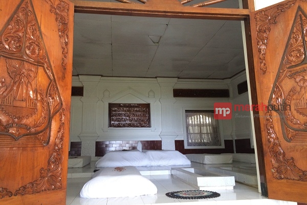 Makam Kanjeng Jimat Tempat Berlindung pada Zaman Perang
