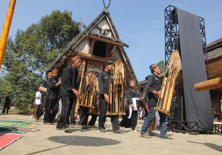 Perbedaan Angklung Buhun dan Angklung Modern