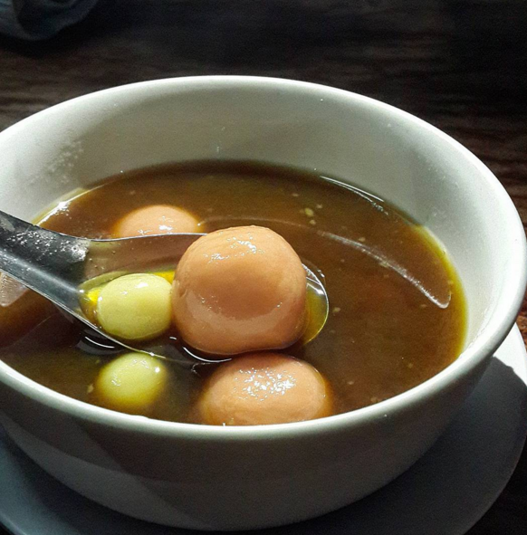 Hujan-Hujan Enaknya Nyeruput Wedang Ronde