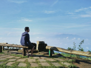 Mengintip Matahari Terbit di Bukit Moko, Bandung