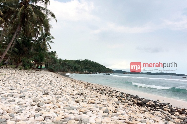 Pesona Keindahan Pantai Pidakan, Pacitan