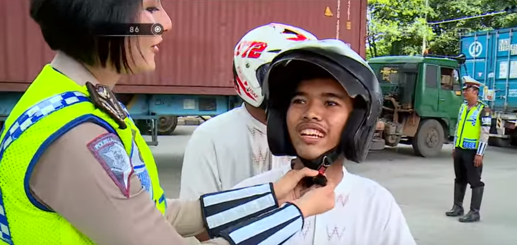 Kocak, Pelajar 'Modus' ke Polwan Cantik