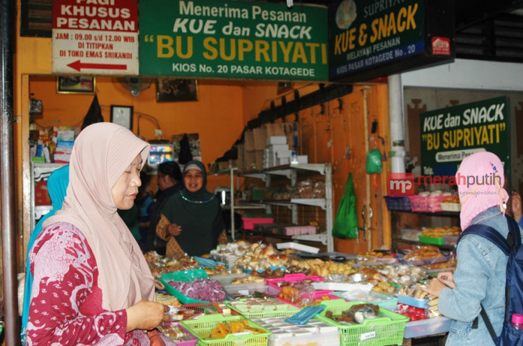 Kue-Kue Legit di Pasar Legi Kotagede, Yogyakarta