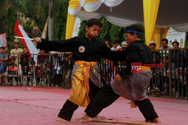 Aksi Pesilat Banten dalam Festival Silat Cilegon