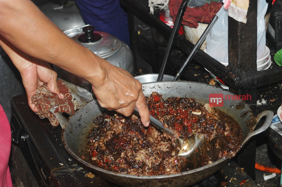 Begini Resep Brongkos ala Warung Handayani