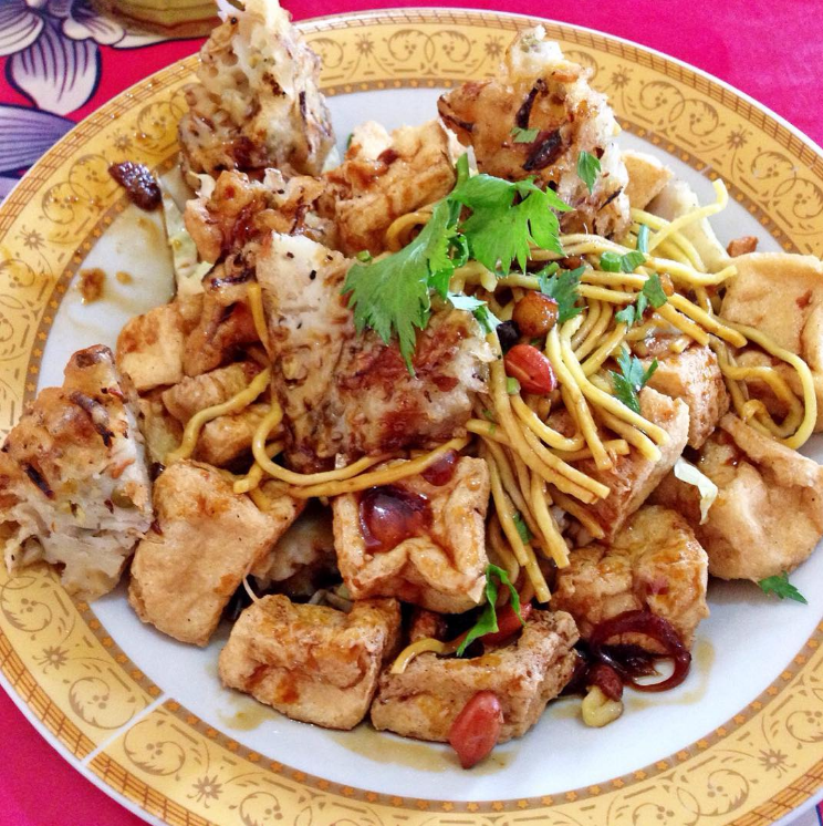 Laper? Yuk Makan Tahu Kupat Nikmat dari Solo