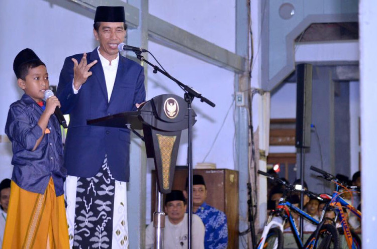 Ngakak, Santri Ini Sukses Bikin Jokowi Tertawa Terpingkal-pingkal