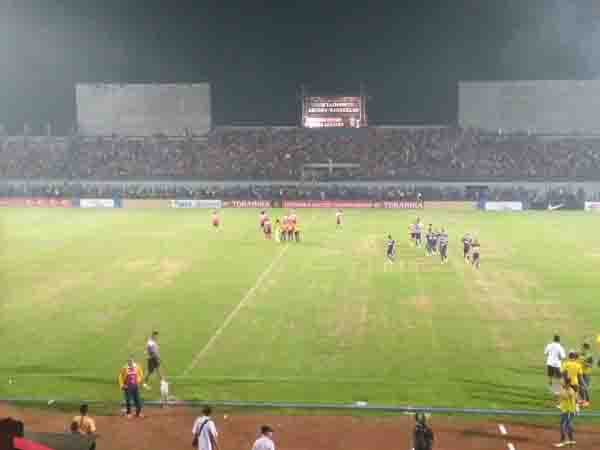Madura United Buang Peluang 