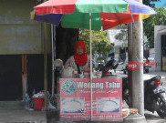 Cerita Sukses Bu Sukardi Buka 5 Lapak Wedang Tahu di Jogja