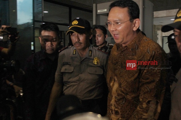 Ahok Geram  'Teman Ahok' Digosipkan Terima Aliran Dana Reklamasi