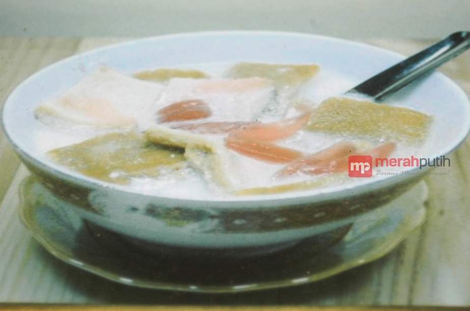 Selain Wedang, Omah Wedangan Eyang Putri Juga Tawarkan Kudapan Tradisional