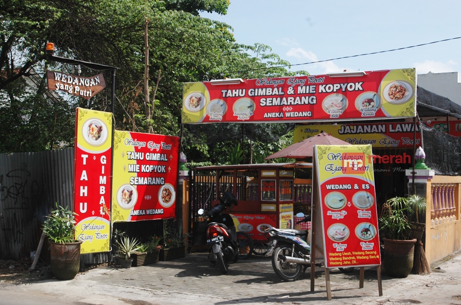 Nikmati Beragam Jenis Wedang di Omah Wedangan Eyang Putri