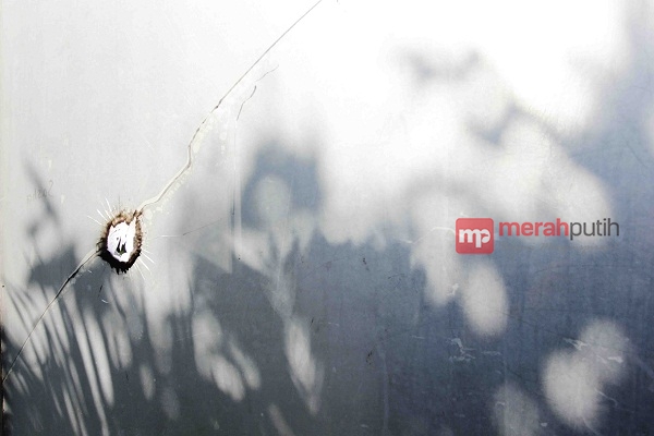 Aksi Mahasiswa Trisakti Tuntut pemerintah Tuntaskan Kasus 12 Mei