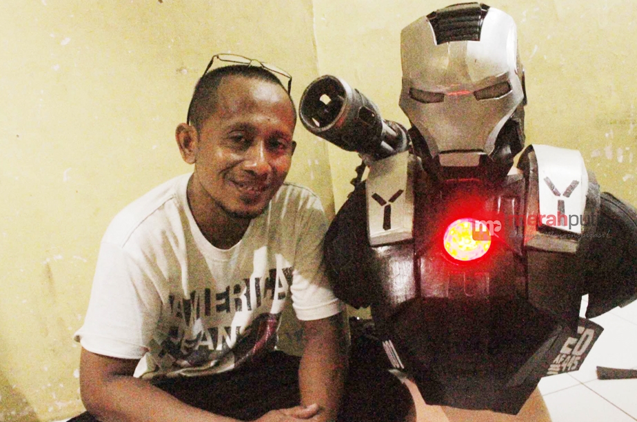 Tuntutan Ekonomi Alasan Yudi Berkeliling Memakai Kostum Iron Man