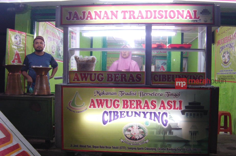 Manis Gurih Awug Cibeunying Jajanan Khas Bandung