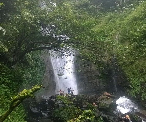 Curug Cikaracak Selalu Bikin Penasaran Pelancong di Bogor