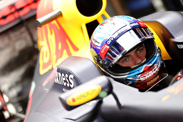Verstappen Juara Termuda, Rio Finis ke-17