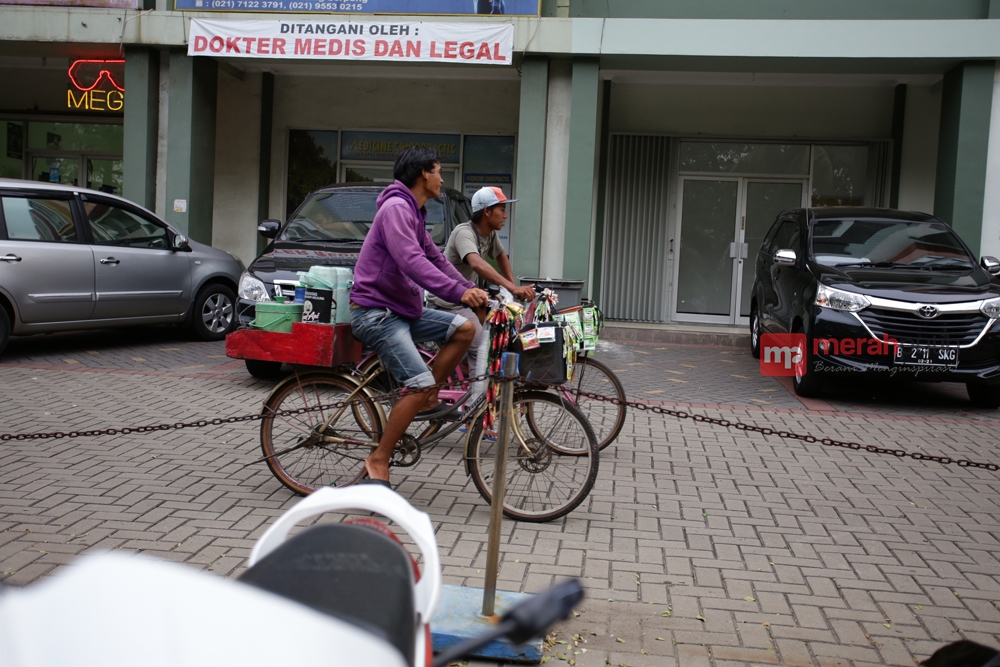 Penjual Kopi Sepeda Keliling