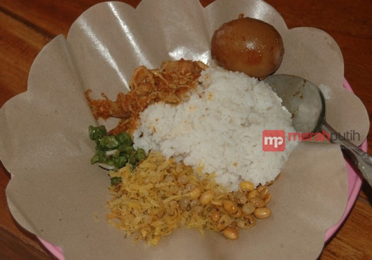 Nikmatnya Nasi Balap Khas Lombok di Yogyakarta