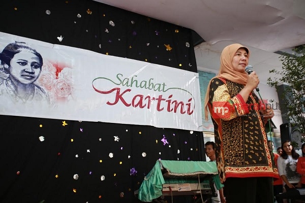 Perpisahan Kepala Rutan Pondok Bambu Diwarnai Isak Tangis