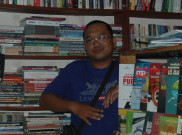 Pedagang Buku Shopping Centre Tak Gentar Jual Buku 