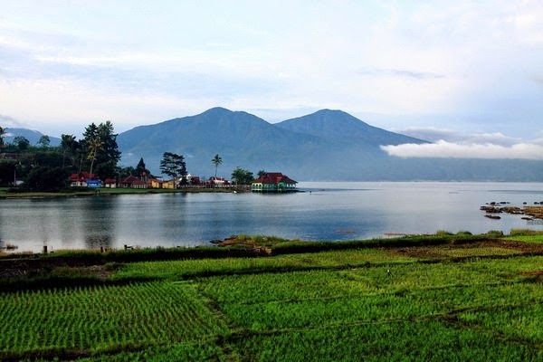 Panorama Alam Danau Kerinci