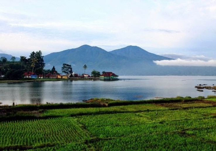 Panorama Alam Danau Kerinci