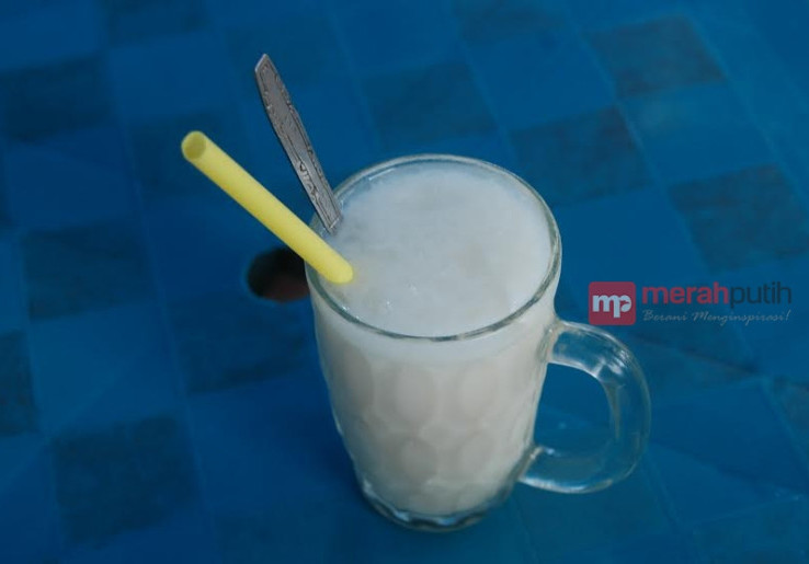 Yuk Seruput Segarnya Es Gosrok