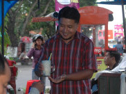 Kisah Pantang Menyerah Pedagang Es Gosrok