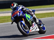 Lorenzo Terpental Saat Latihan Bebas di Sirkuit Motegi