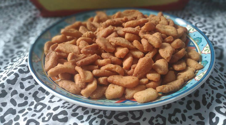 Yuk Bikin Biji Ketapang Gurih Renyah Buat Camilan Lebaran