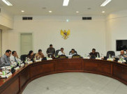Jokowi Evaluasi Paket Kebijakan Ekonomi 