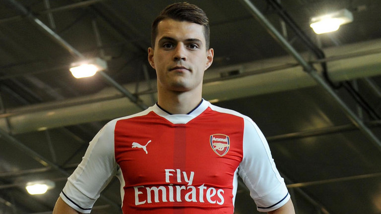 Granit Xhaka Resmi Berkostum Arsenal