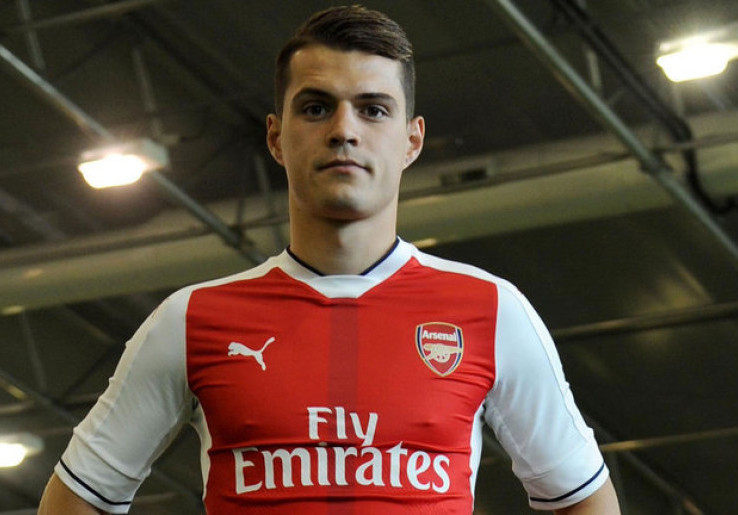 Granit Xhaka Resmi Berkostum Arsenal