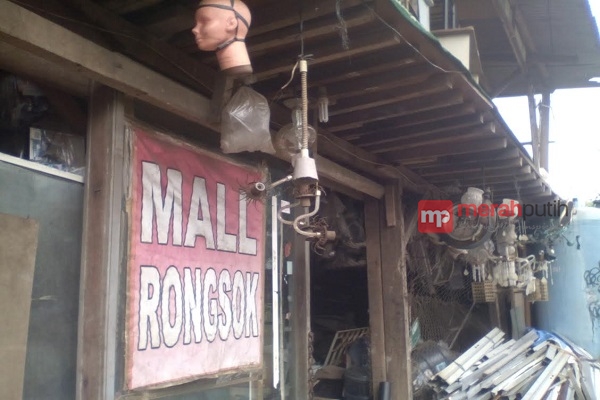Jualan Barang Bekas, Mall Rongsok Raup Omzet hingga Rp100 juta/bulan