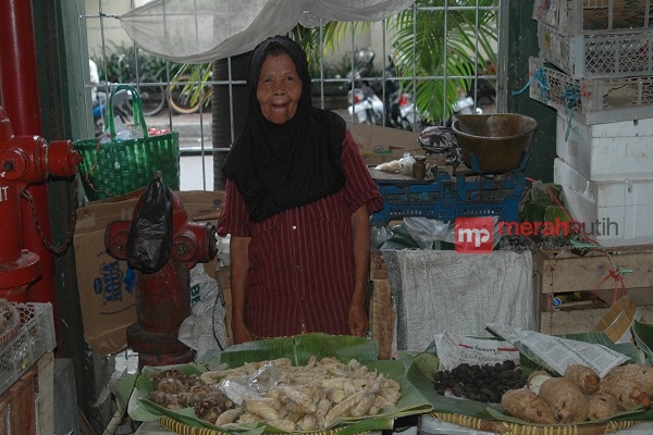 Mencicipi Jajanan Growol di Pasar Beringharjo