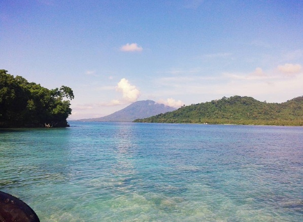 Manjakan Mata dengan Pesona Keindahan Pulau Sebuku