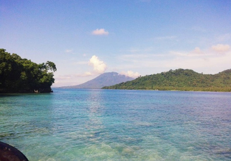 Manjakan Mata dengan Pesona Keindahan Pulau Sebuku