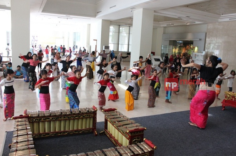 Sekolah Tari Tradisional Ajarkan Tarian Nusantara secara Gratis